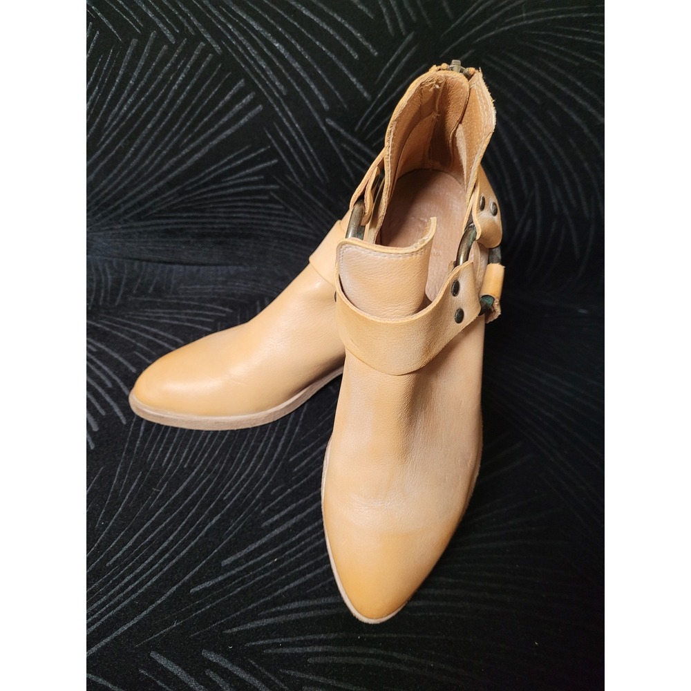 Frye Women Tan Leather Harness Ankle Boots Pointed Toe Back Zip 6M Urban-TAN